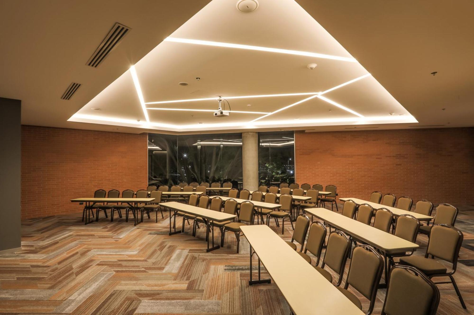 Four Points By Sheraton פואבלה מראה חיצוני תמונה